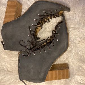 Chinese Laundry Wedges